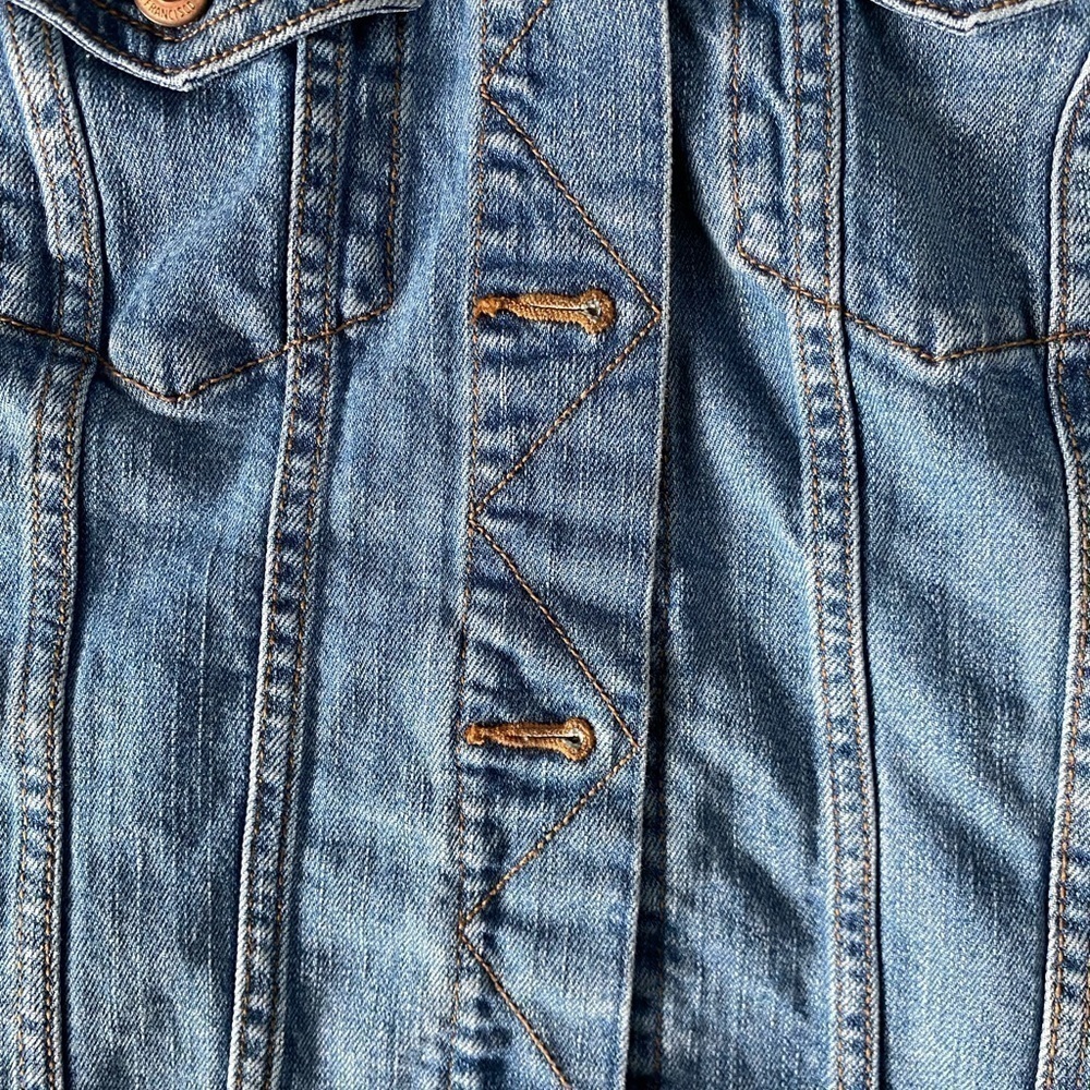 Classic Women Cropped Cowgirlcore Jean Jacket- Medium - Picture 10 of 11